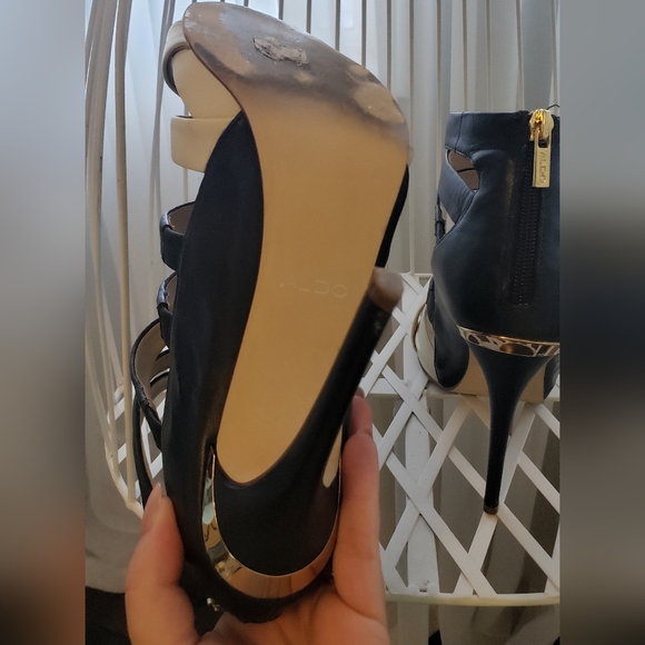 ALDO beige/black patent heels - Picture 5 of 6